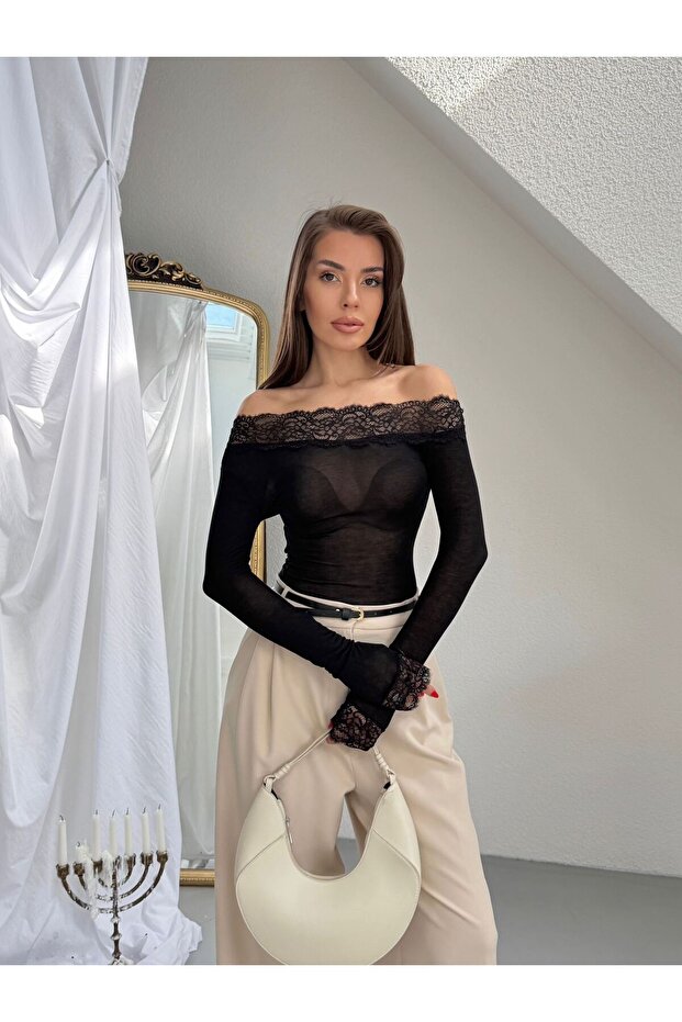 Women's Madonna Collar Lace Transparent Blouse