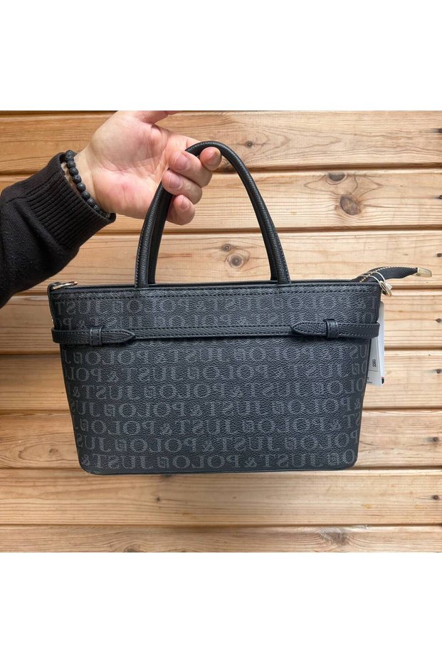 Women's Hand and Shoulder Bag with Zippered Compartments