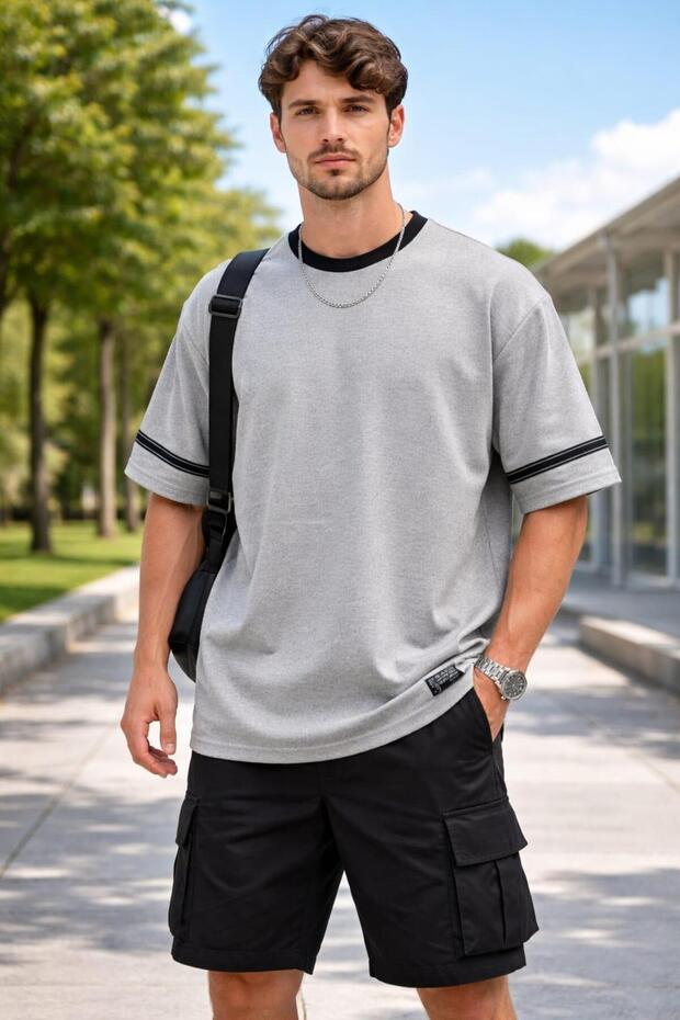 Contrast Collar Basic T-Shirt with Stripe Detail