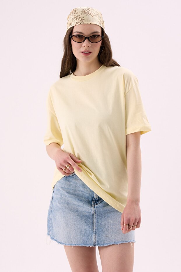 Crep Women's Basic Crew Neck Oversize T-Shirt Yellow – 100% Organic Cotton