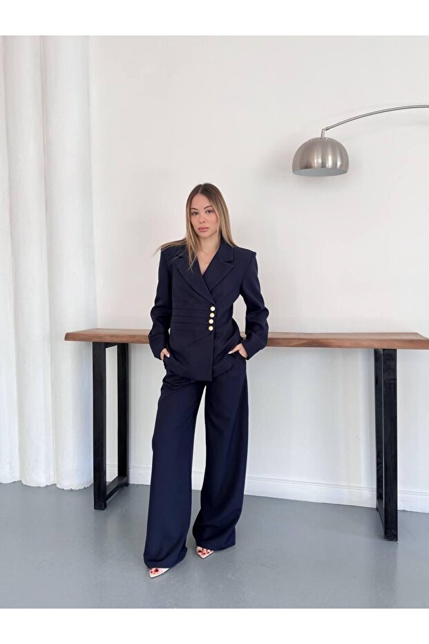 Side Closure Buttoned Double Blazer Suit - 6