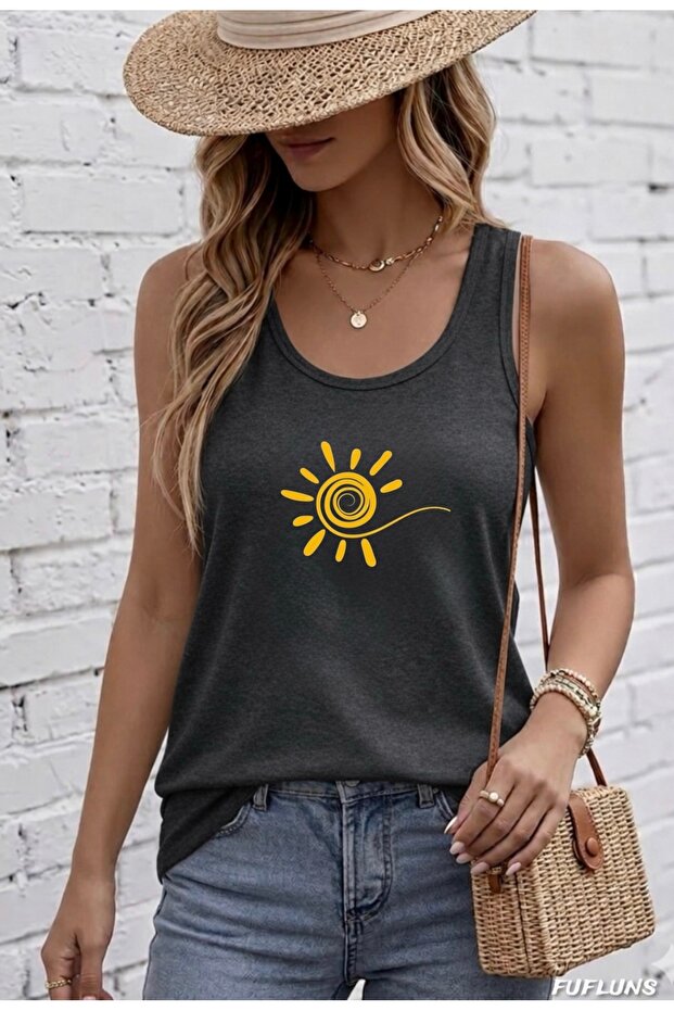 Drawing Gun Printed Women's Round Neck T-Shirt