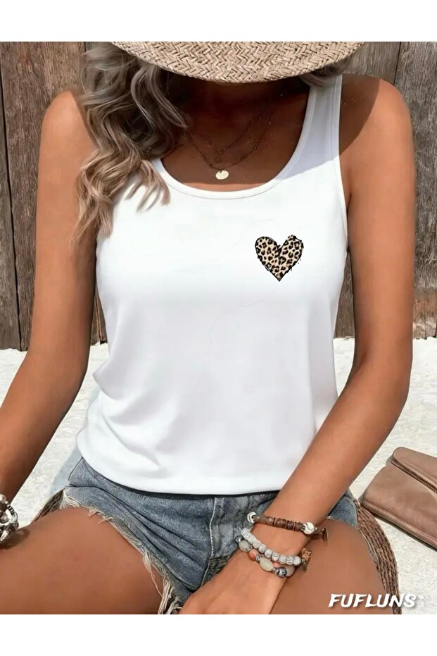 Mini Leopard Heart Printed Women's Round Neck T-Shirt
