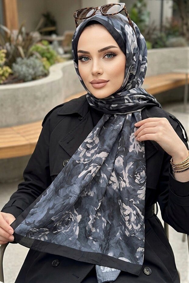 شال كراش منقوش باللون الأسود من إيشيكهان