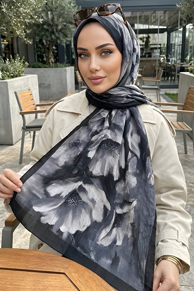 Black İpekhan Patterned Shawl
