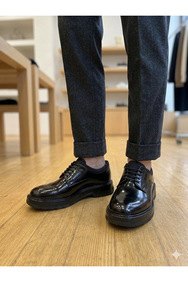 630172 Open Leather Shoes