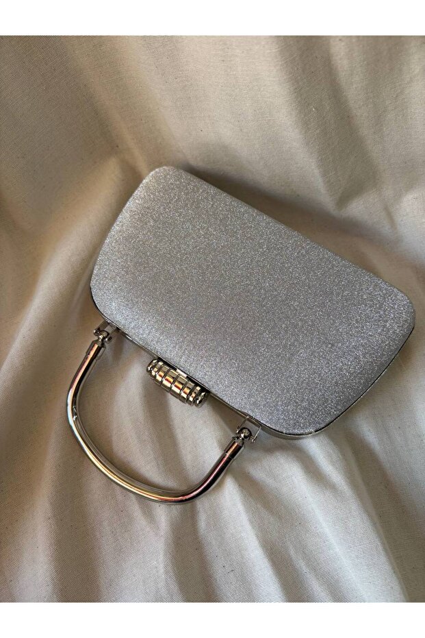 Women's Evening Dress Bag with Chain Long Strap and Suitable for Handbag Use