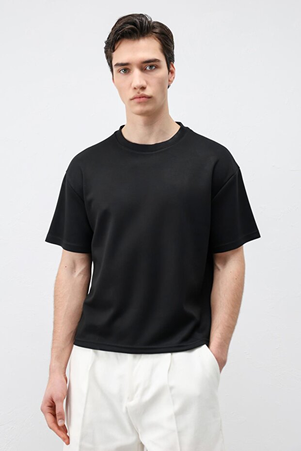 Men's Black Crop Fit T-Shirt