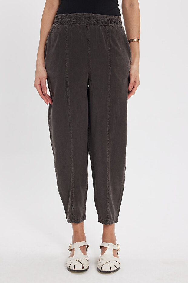 Women's Relax Fit Comfortable Cut, Elastic Waist, Soft Textured, Double Pocket Brown Trousers