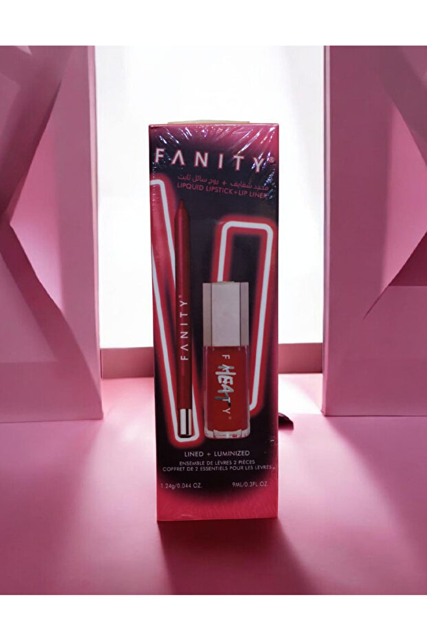 مجموعة مستحضرات تجميل للشفاه من العلامة التجارية فانيتي (Fanity) تتضمن أحمر شفاه سائل ومحدد شفاه.