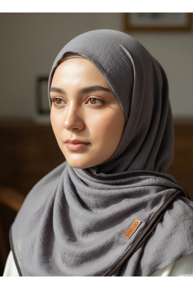 وشاح من الموسلين بلون المنك الداكن