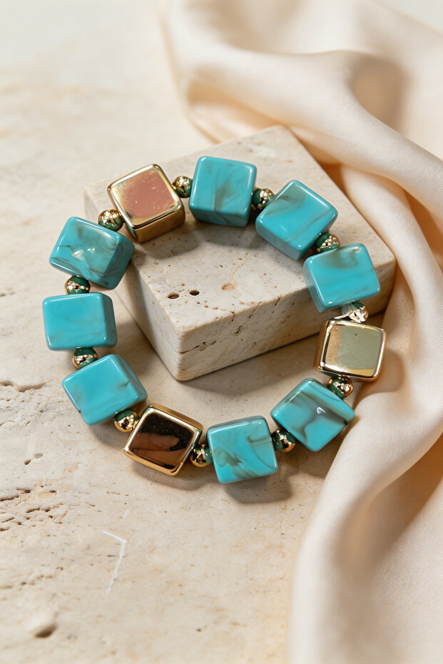 Turquoise and Gold Bead Detailed Bracelet