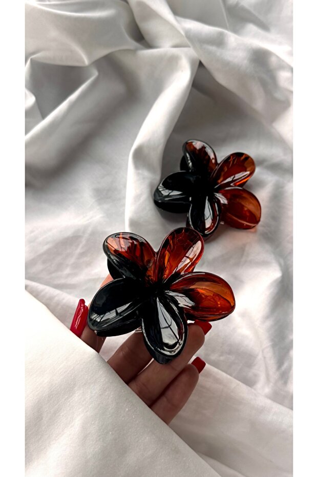 2-Piece Lotus Buckle Hair Accessory