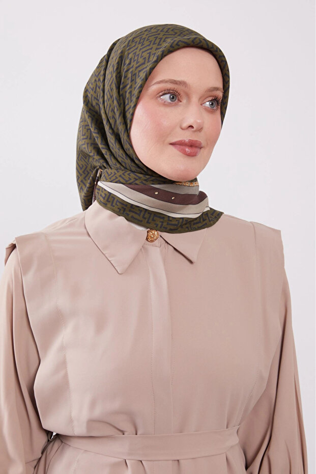 حزام وشاح ملكي بنمط كاكي