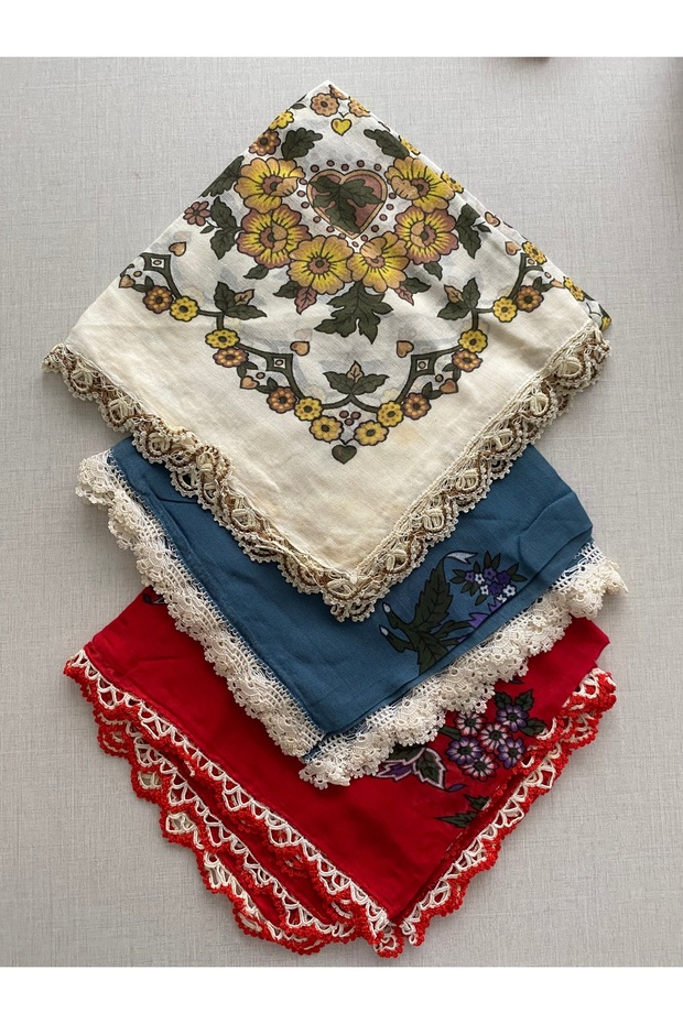 Handcrafted Needlework Dowry Writing 100X100 3 Pieces Represents a Visual Symbol.