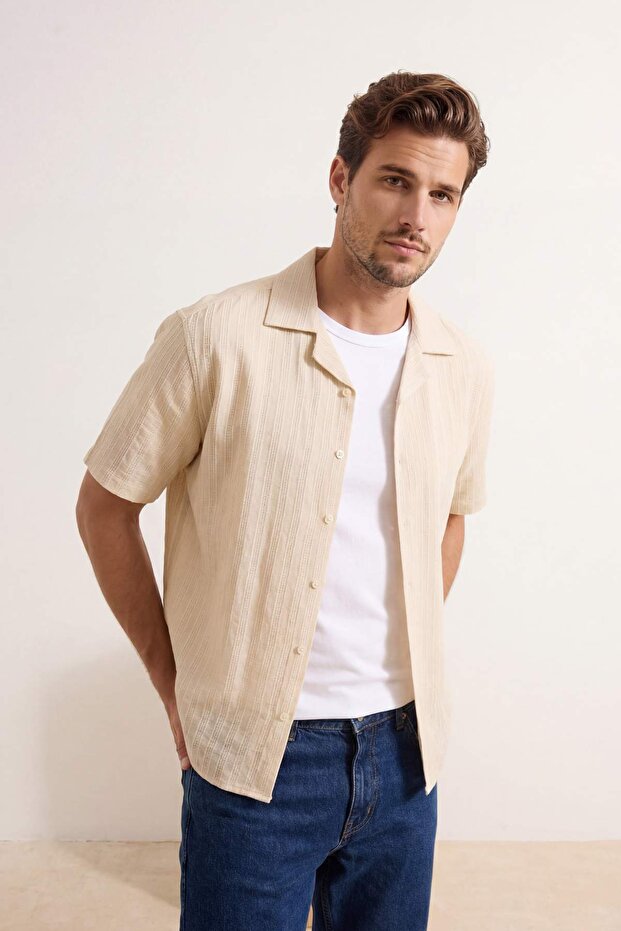 Ekru Oversize Fit Dokulu Kısa Kollu Erkek Gömlek TMNSS26GO00020 - 1