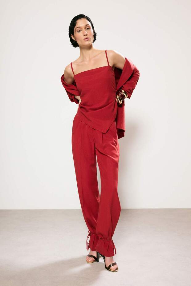 Trendyol Studio Keten Görünümlü Kırmızı Keten İçerikliPantolon TWOSS26PL00111 - 1