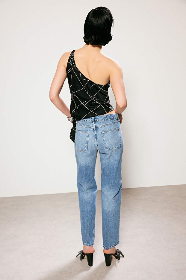 Trendyol Studio Collection Mavi More Sustainable Yüksek Bel Straight Düz Kesim Jeans TWOSS26JE00238 - 5