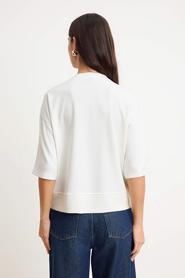 Ekru Oversize/Geniş Kalıp Düşük Kol Truvakar Soft Touch Örme T-Shirt TWOSS26TS00182 - 4