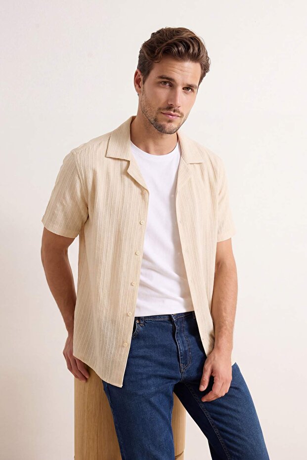 Ekru Oversize Fit Dokulu Kısa Kollu Erkek Gömlek TMNSS26GO00020 - 2