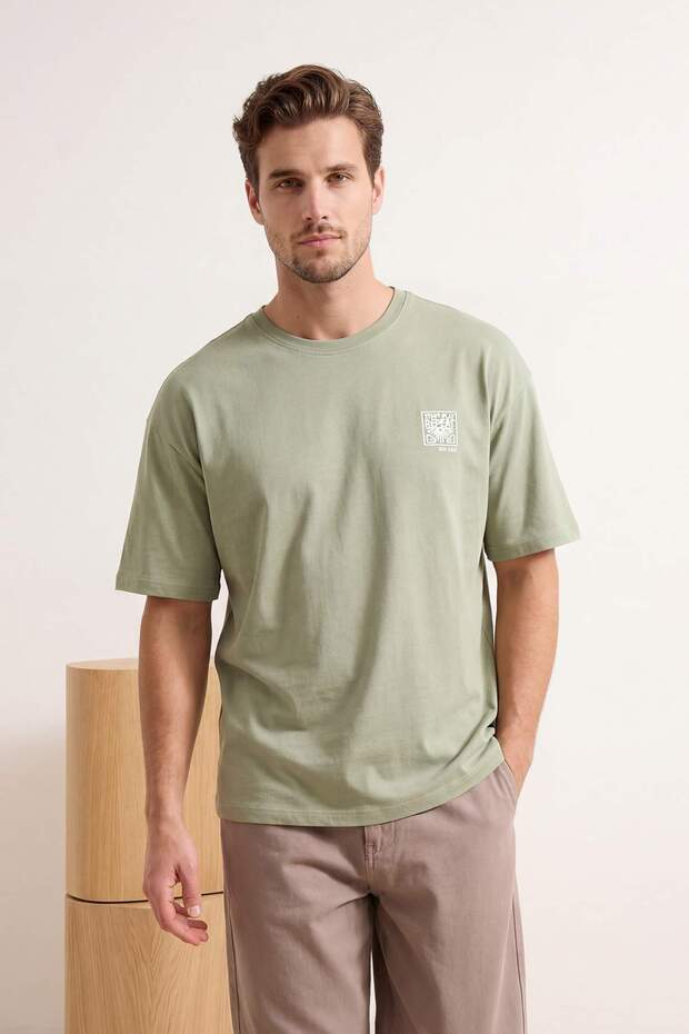 Açık Haki Oversize/Geniş Kesim Nakışlı %100 Pamuk T-shirt TMNSS26TS00024 - 1