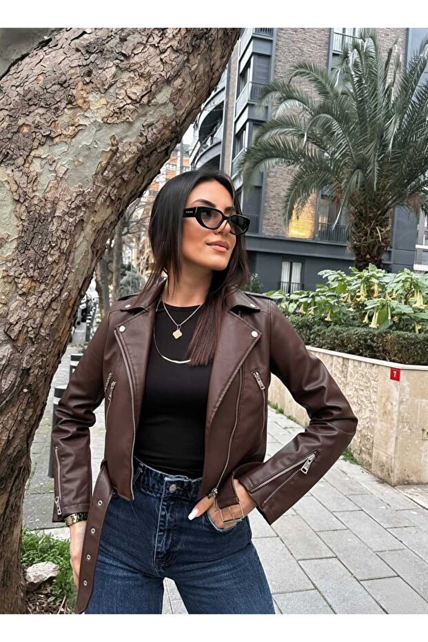 سترة جلدية بنية نسائية