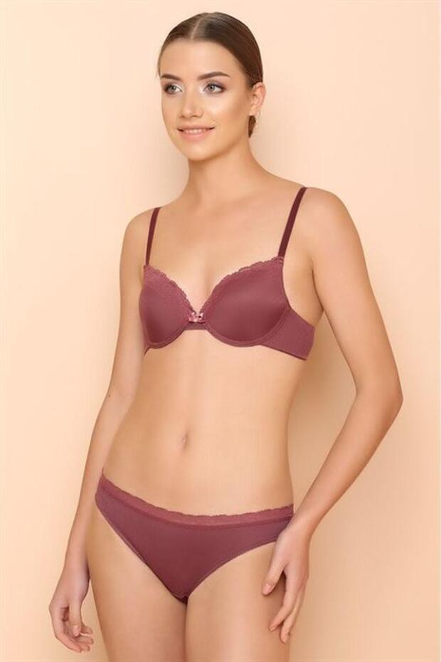 Women's 4060106 lace detailed bra panty set with support
