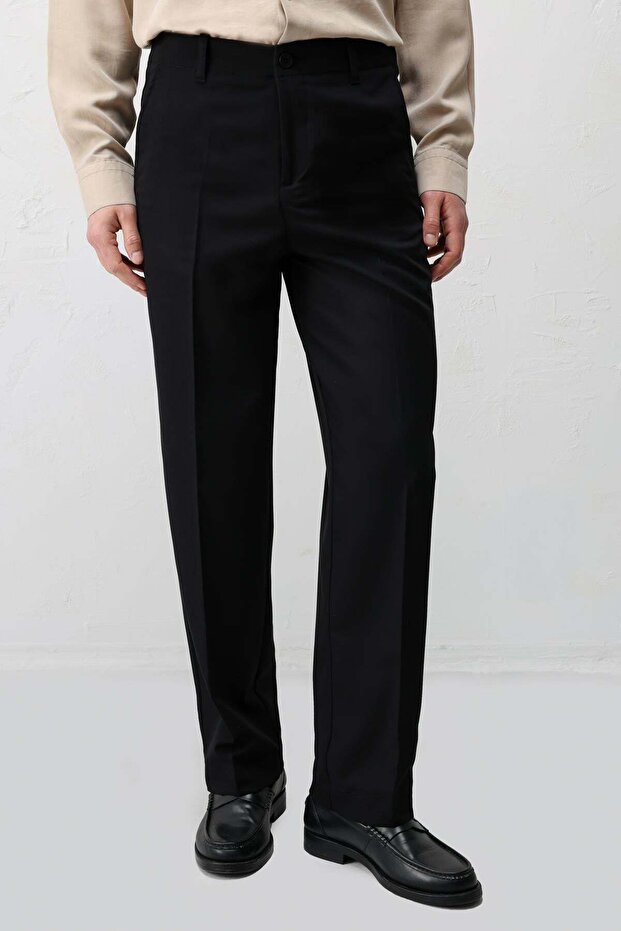 Men's Black Straight Fit Trousers