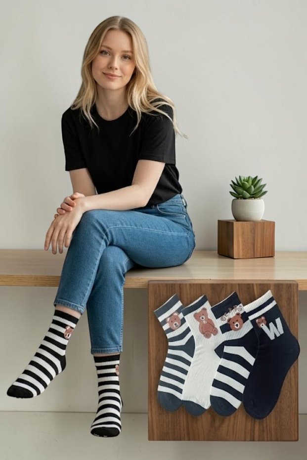 4 Pairs of Unisex Cotton College Socks – Men's and Women's Patterned Socks