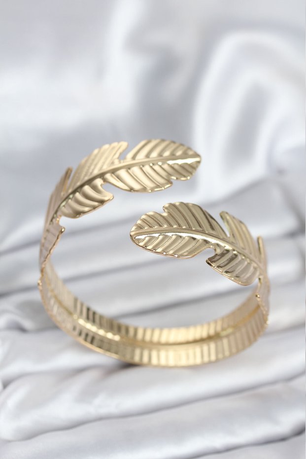 Stylish Leaf Model Gold Color Women's Bracelet Teachers Mothers Valentine's Day Gift