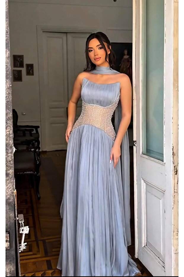 Julia's dress