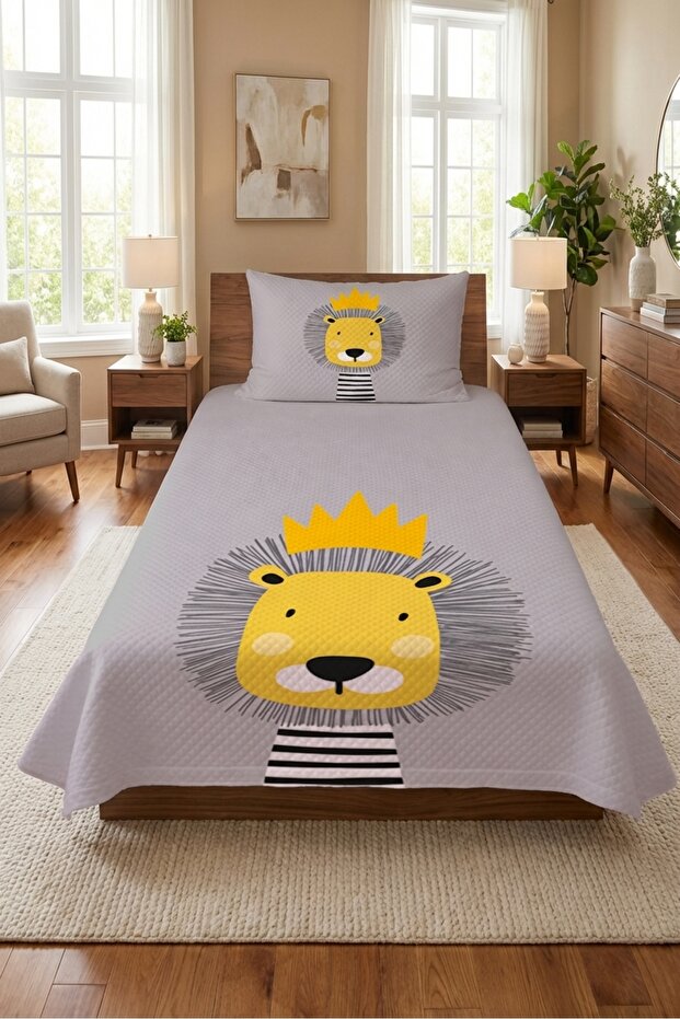 Young Pike Set with Lion Figure and Crown - Cute Safari Nordic Gray Yellow Decorative Bedspread