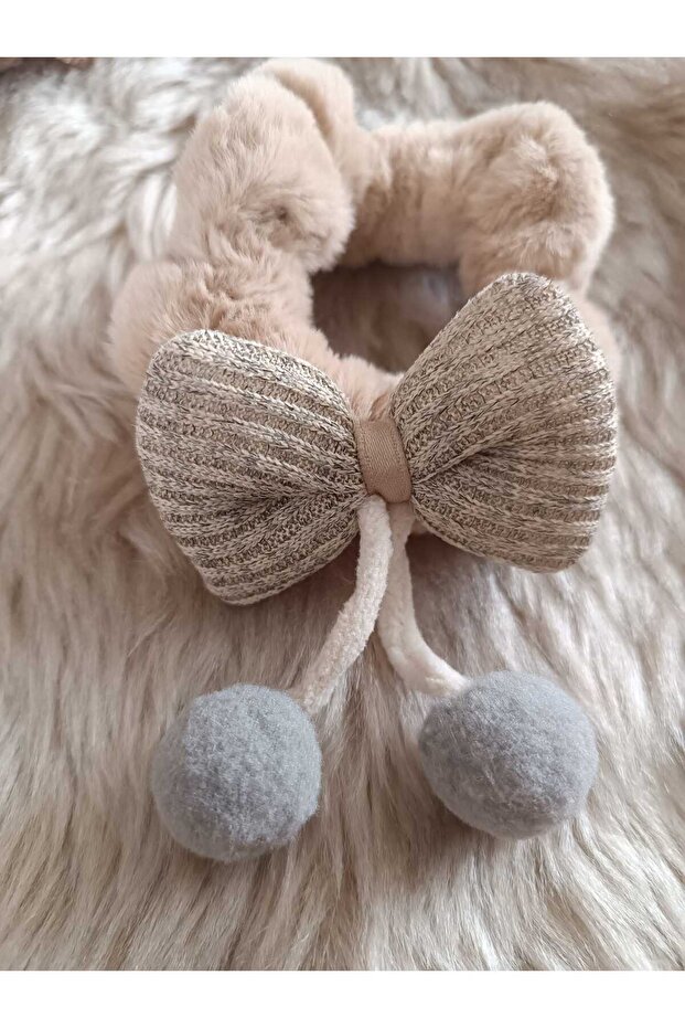Fluffy Corded Bow and Pompom Detailed Plush Bagel Buckle (1 Piece)