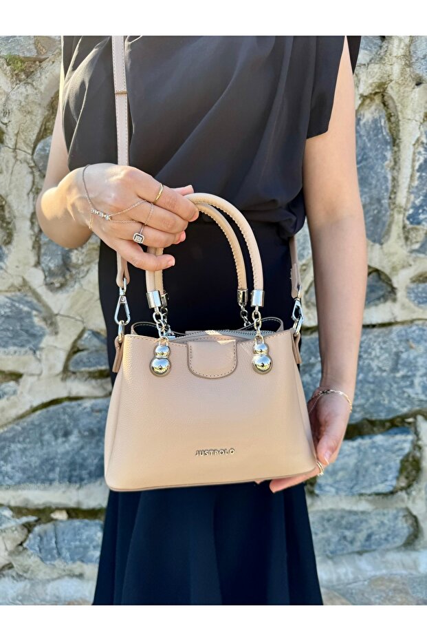 Luxury Design Model Cross Strap Suitable for Daily Use Luxury Design and Luxurious Design Mini Hand & Shoulder Bag 25X15 cm