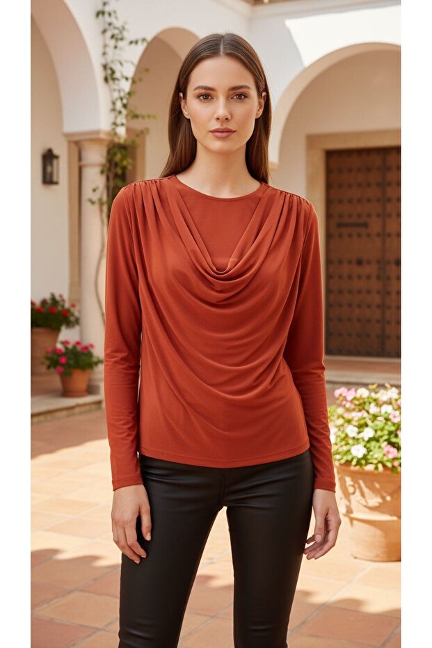 Sandy Blouse with Flared Collar - 1
