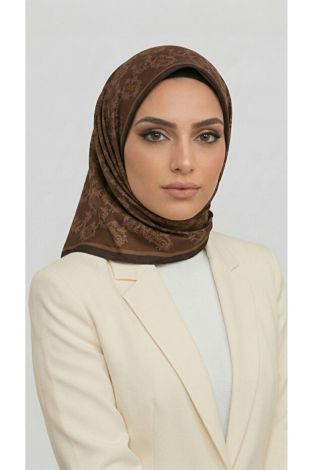 وشاح من الرايون بنقشة السارماشيك