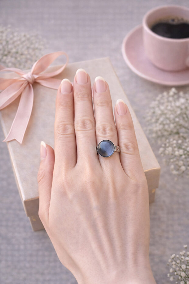 Purple Color Cat Eye Stone Minimal Silver Ring - Shines in the Light, Adjustable