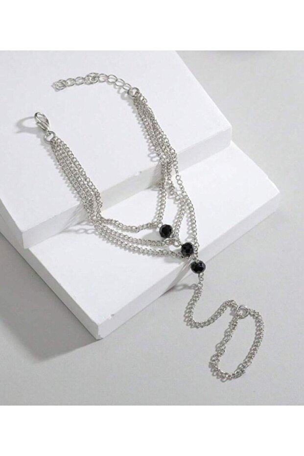 Stylish and Modern Black Stone Chain Women's Shahmeran