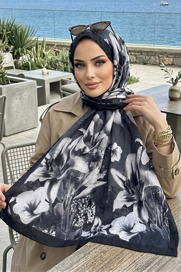 Black İpekhan Patterned Shawl
