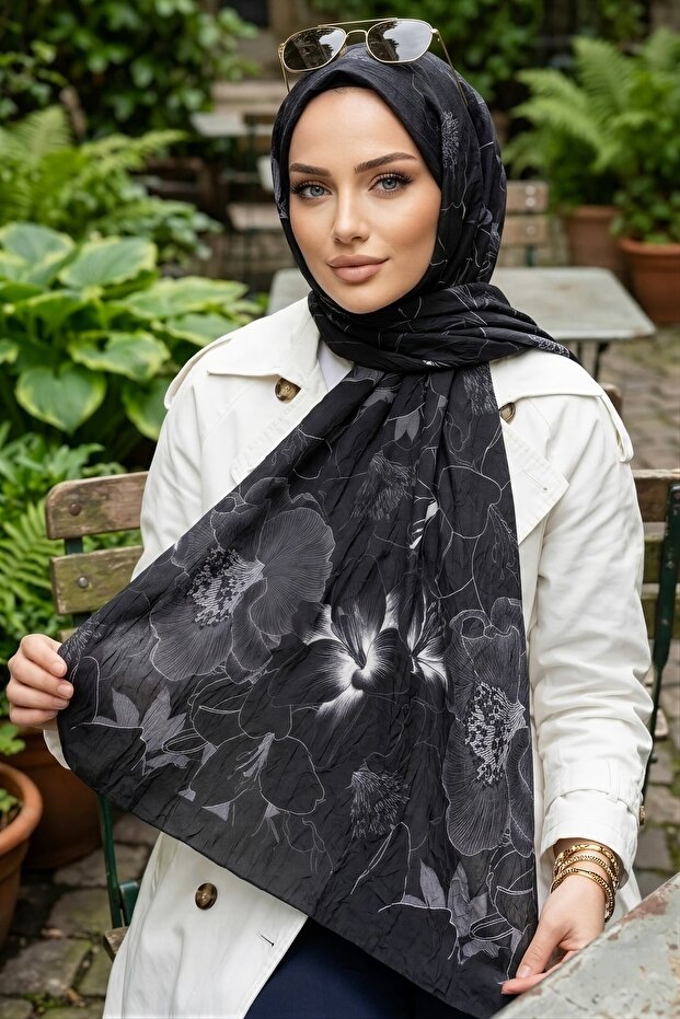 Black İpekhan Patterned Shawl