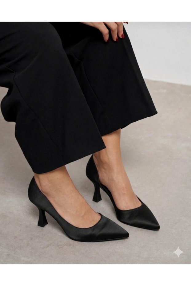 Nera Satin Pointed Toe Elegant Women's Heeled Shoes 9 cm