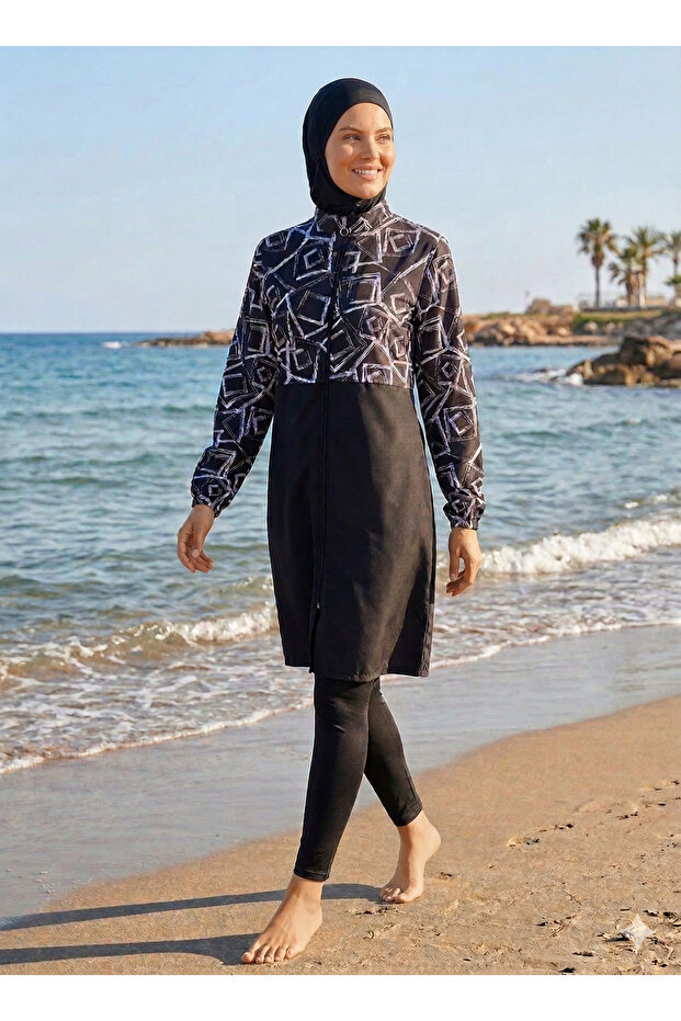 طقم ملابس سباحة نسائي مغلق بالكامل بنمط مخطط أسود