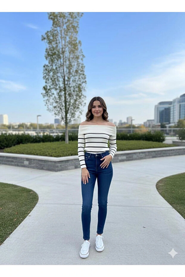 سترة نسائية مخططة بياقة مادونا