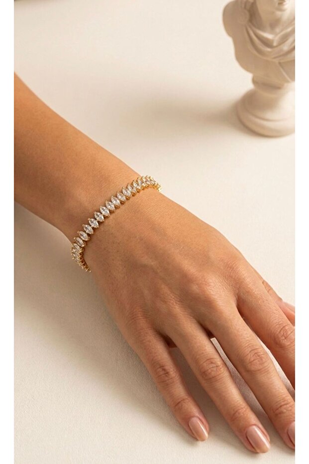 Suyolu Model Zircon Stone Women's Bracelet – Stylish Design with Gold & Silver Color Options