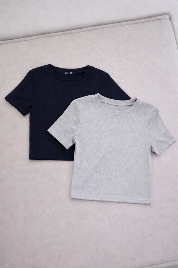 Women's 2-Piece Black Ribbed Crew Neck Camisole Crop T-Shirt Blouse