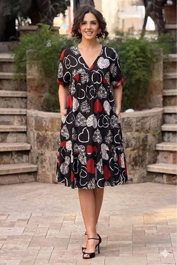 V168-Black Heart Patterned Chest Gathered Dress