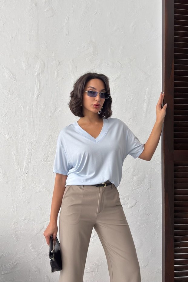 Women's Light Blue V-Neck Short Sleeve Basic T-Shirt Nj144