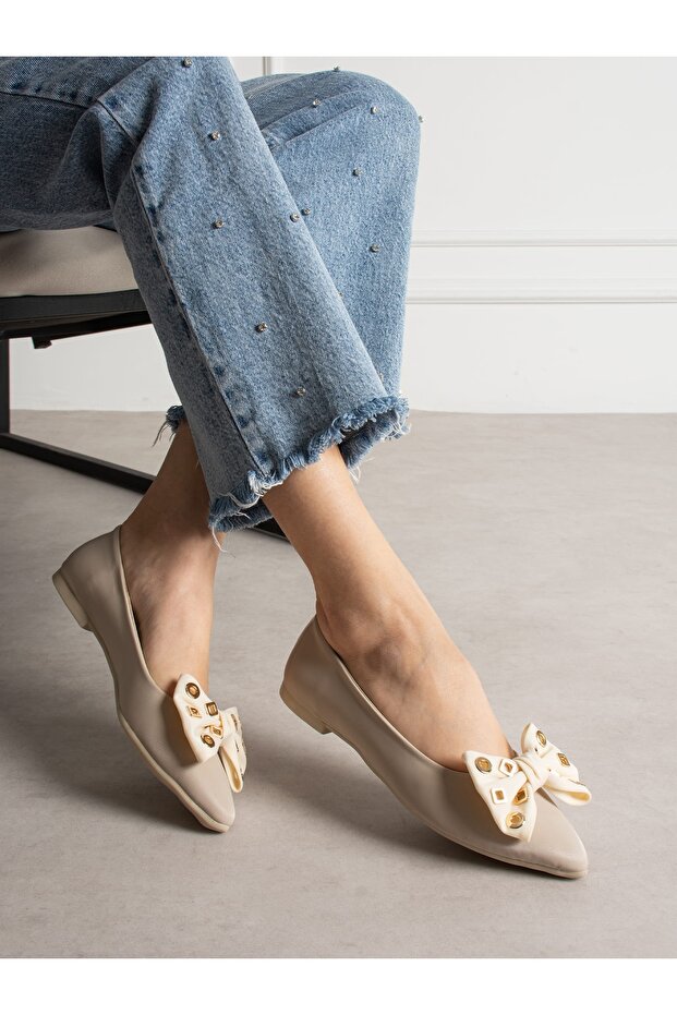 Vinod Cream Bowknot Women's Ballerinas