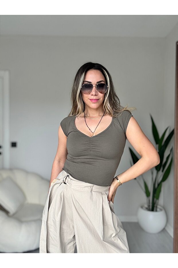V-Neck Draped Tshirt - 4