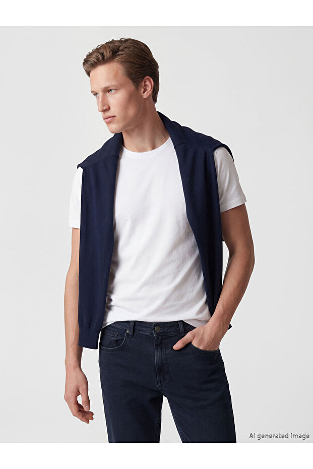 Nevavm Differential Oval Collar Men's T-Shirt